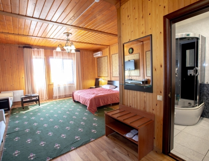 1 категория 2-местный 1-комнатный улучшенный номер  с балконом - Санаторий «Вилла Арнест» Кисловодск