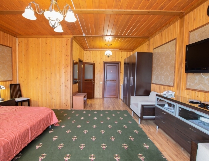 1 категория 2-местный 1-комнатный улучшенный номер  с балконом - Санаторий «Вилла Арнест» Кисловодск